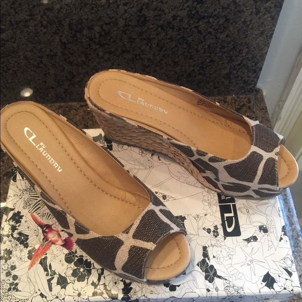 CL by laundry wedges
